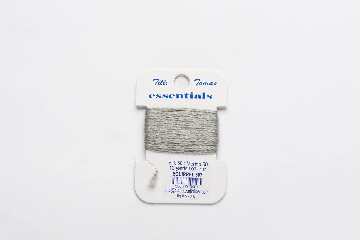 Essentials Card 507 SQUIRREL